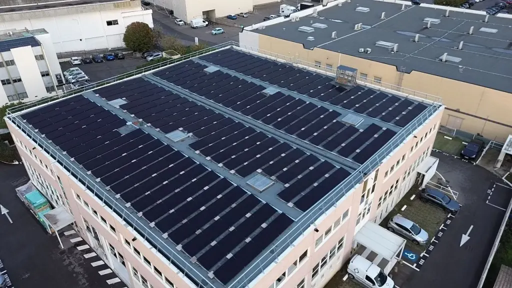 Solis Invest : toiture tertiaire en autoconsommation collective