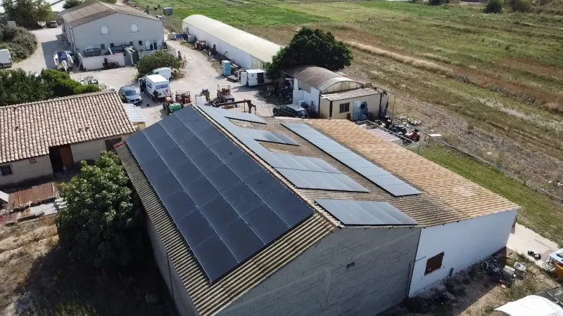 Berre-l'Étang · hangar agricole · 30 kWc