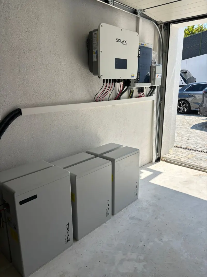 Garage : onduleur X3 Ultra, coffrets et les 6 batteries T58